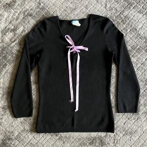 Black knit quarter sleeve top